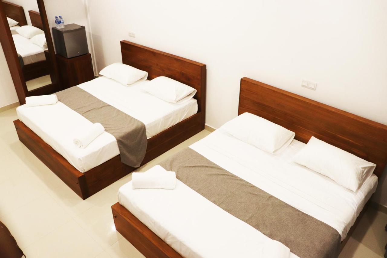 Marakolliya Beach Resort Tangalle Extérieur photo