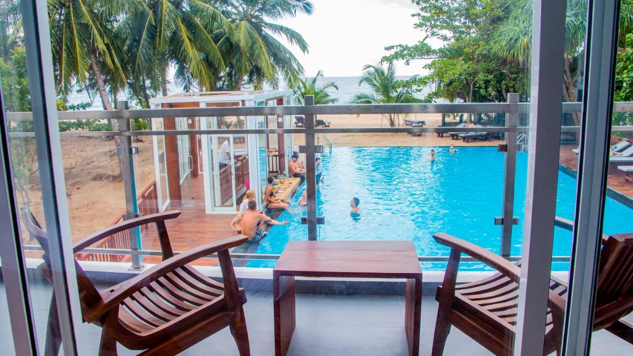 Marakolliya Beach Resort Tangalle Extérieur photo