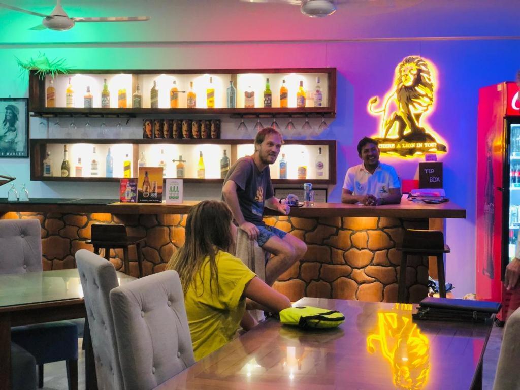 Marakolliya Beach Resort Tangalle Extérieur photo